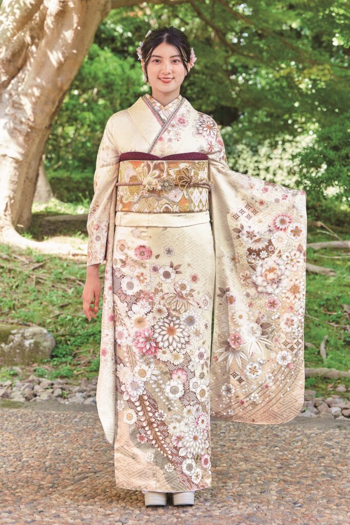 藤の柄が上品で美しい白地振袖