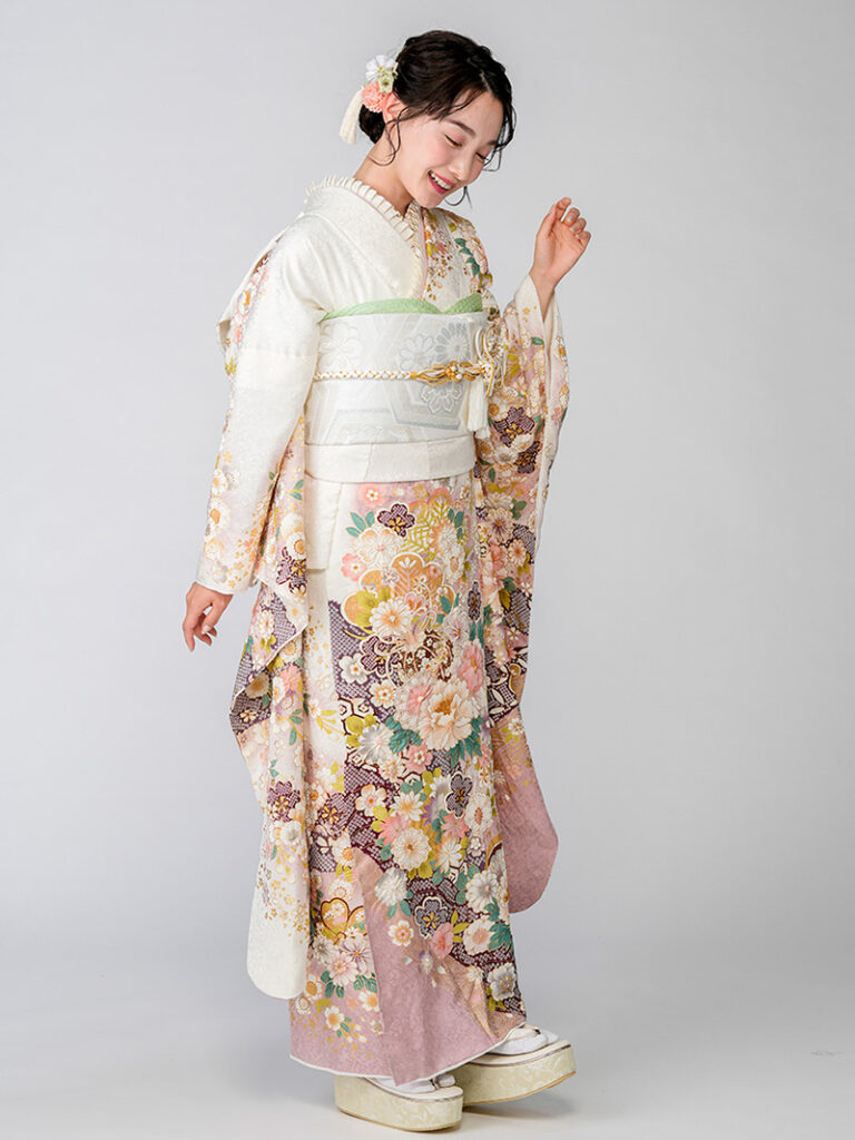 振袖の試着は必要？当日の流れ・時間・注意点・服装まで徹底ガイド！試着必須のおすすめカラーも