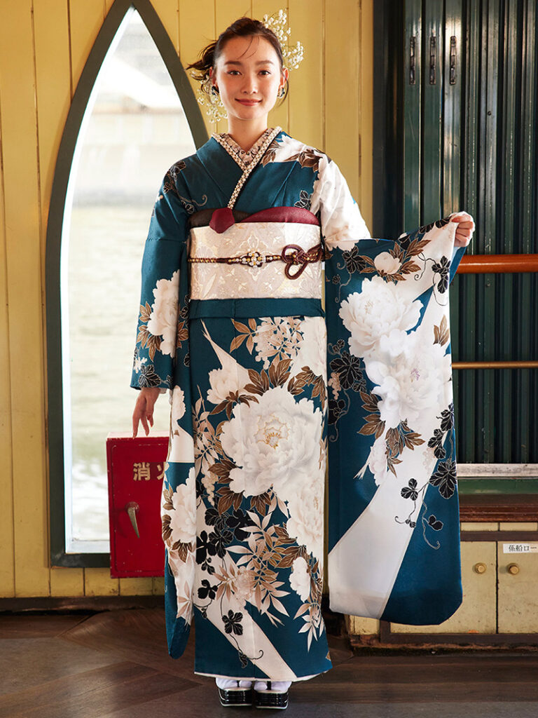 振袖は肩幅が広くても似合う？華奢見えする選び方・ポーズ・小物テクをプロが解説