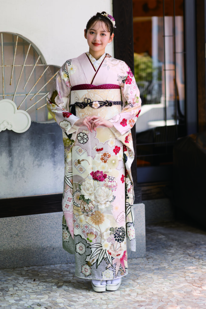 薄ピンクの可愛らしい振袖