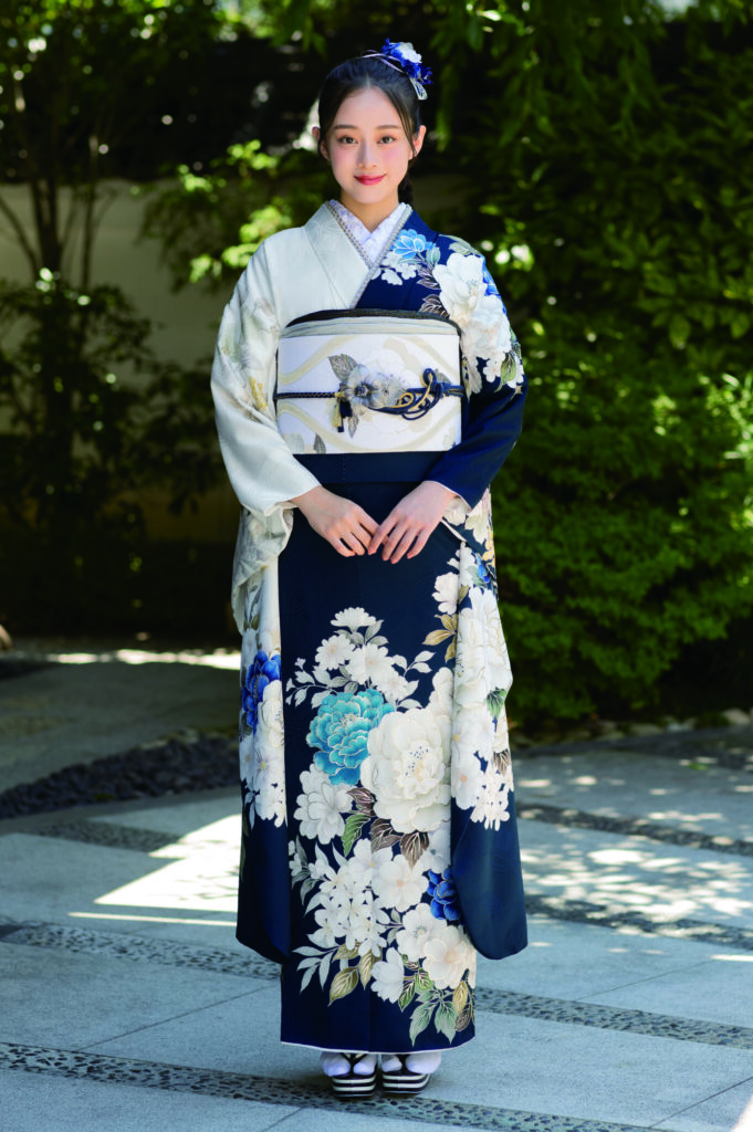 紺と白のオシャレな染め分け振袖