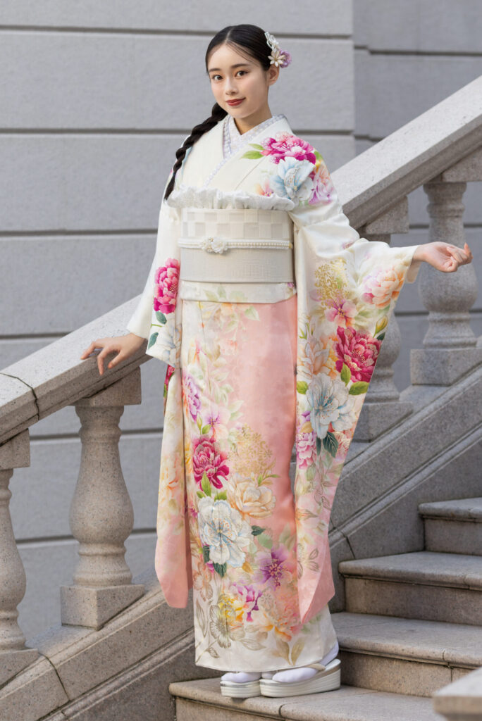 うすピンクの可愛らしいモダン柄振袖