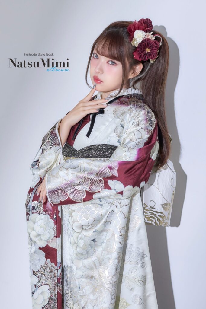 赤＆白シルバーのNatuMimi（MINAMI）振袖