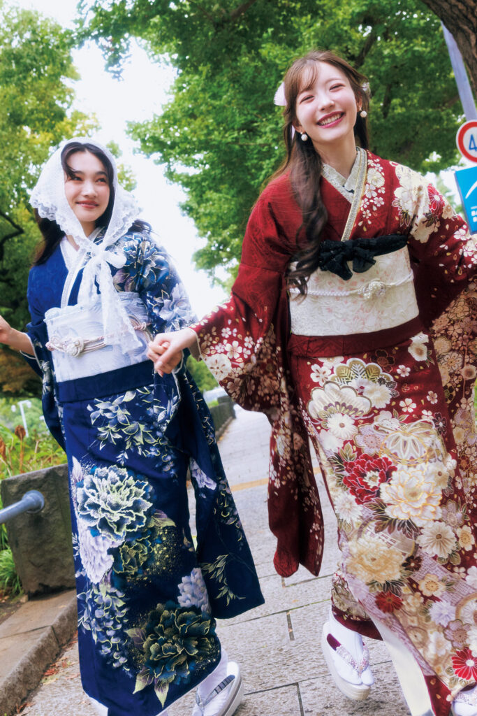 金彩牡丹が華やかな紺色の振袖