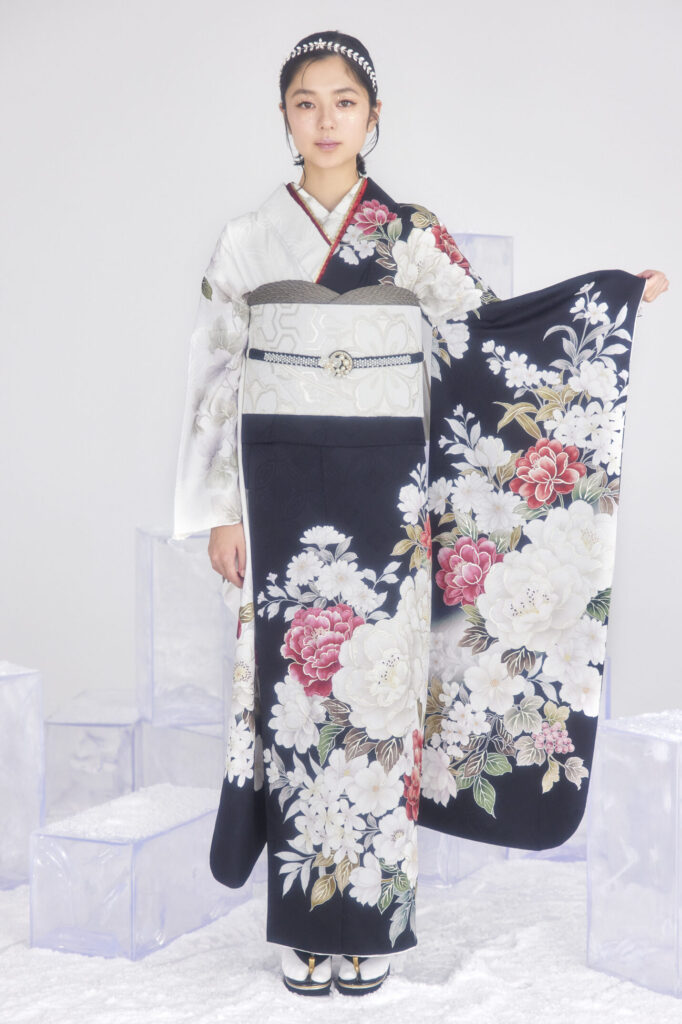 バイカラーの白と黒の振袖