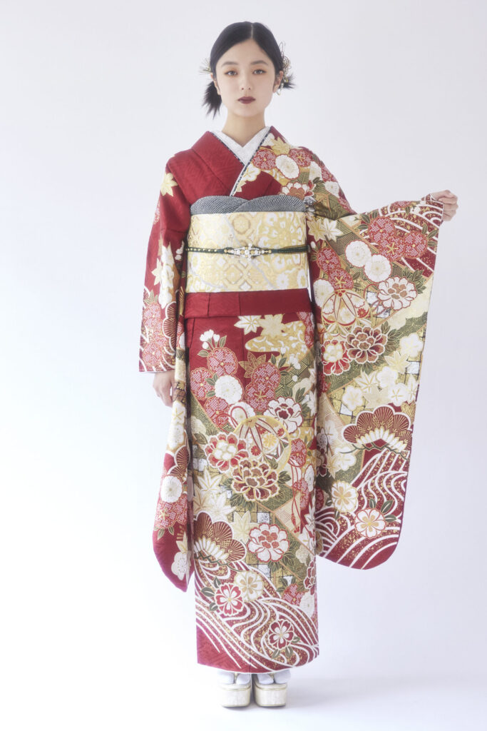 豪華絢爛な赤色の正統派振袖