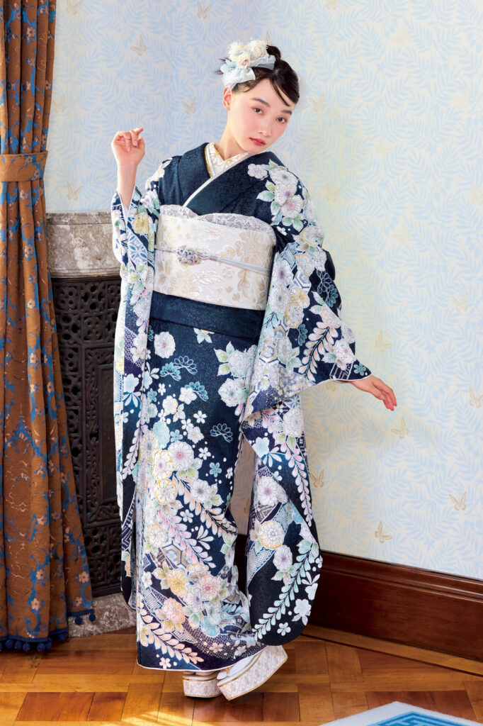 紺色にパステルカラーの小花がキュートな振袖