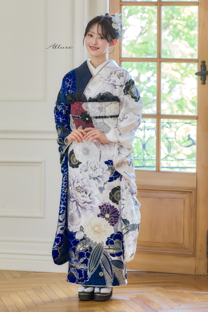 多田梨音の青と白バイカラー振袖