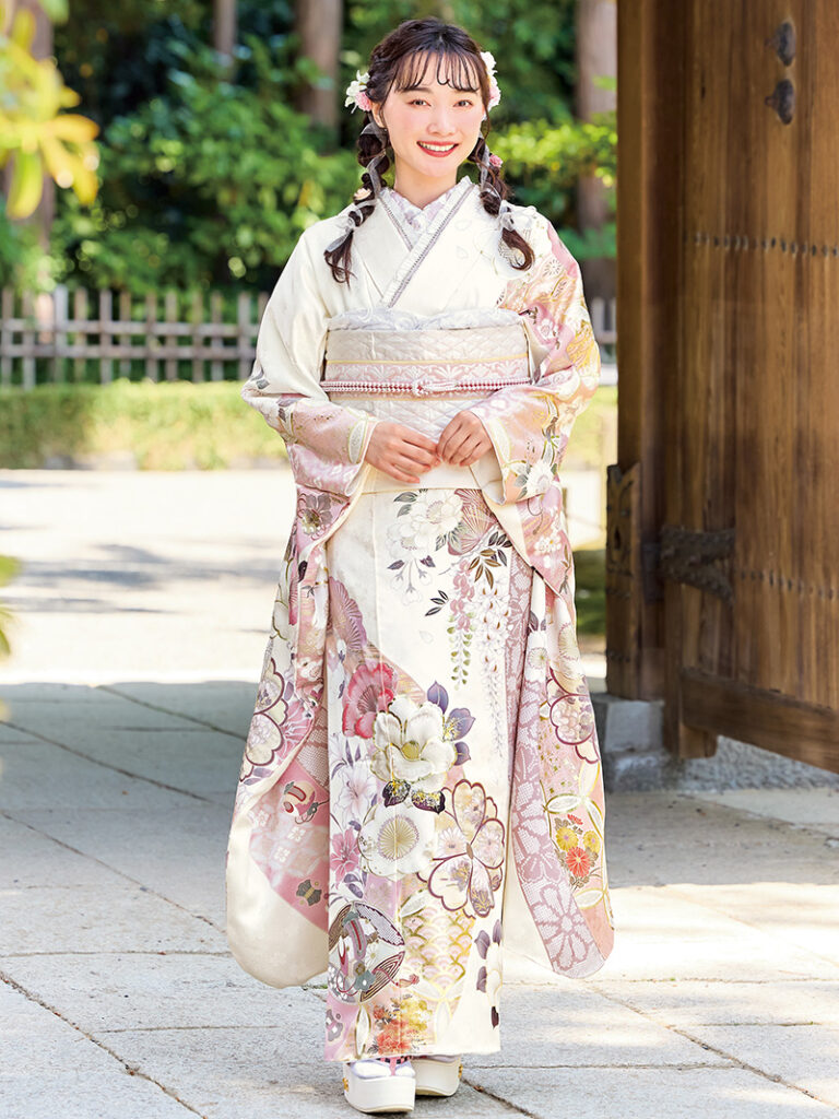 【2026年最新】振袖のフリル重ね衿は人気?似合う振袖とおしゃれなコーデ実例を紹介
